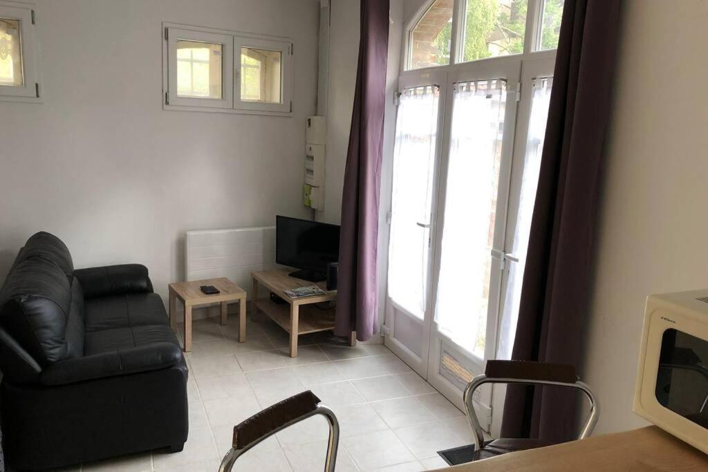 Studio Sympathique Proche De La Gare Et L'Hopital Монтро-фот-Йон Екстериор снимка